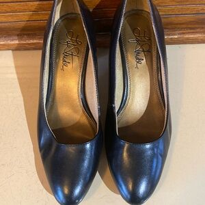 Life Stride Black Heels 7.5